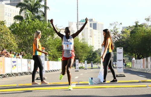 Stanley Biwott vence a 23ª Meia Maratona Internacional do Rio de Janeiro  / Foto:  Divulgação Yescom